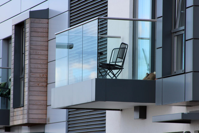 Cam Balkon